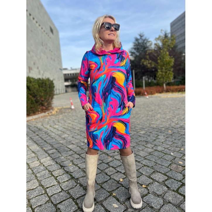 Sukienka z kapturem - Lekko/fuksja Sukienka z kapturem - Lekko/fuksja